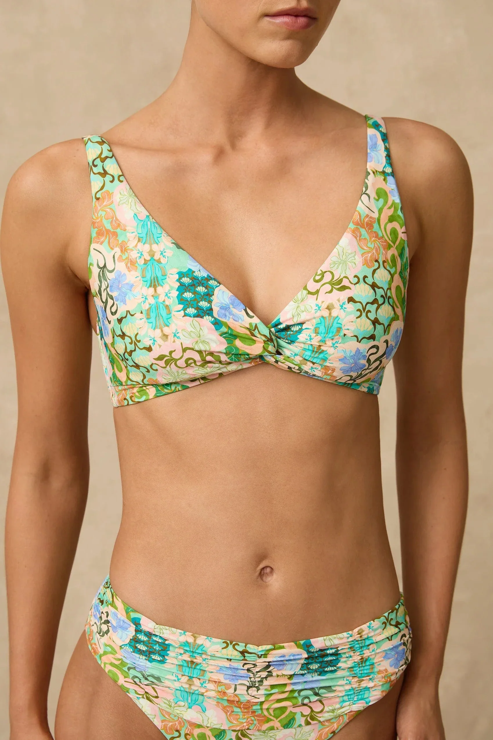 Monte & Lou Ayla Multi Fit Twist Crop