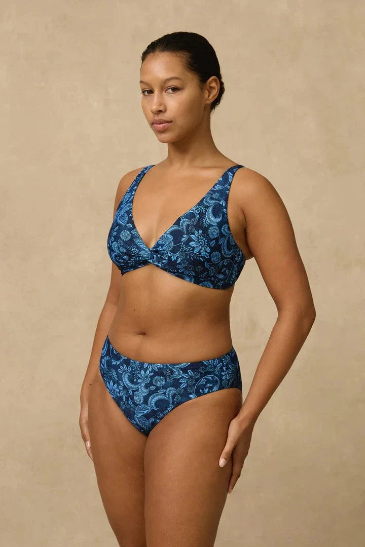 Monte & Lou Taylor Multi Fit Twist Crop & Mid Rise Pant Bikini Set - Image 2