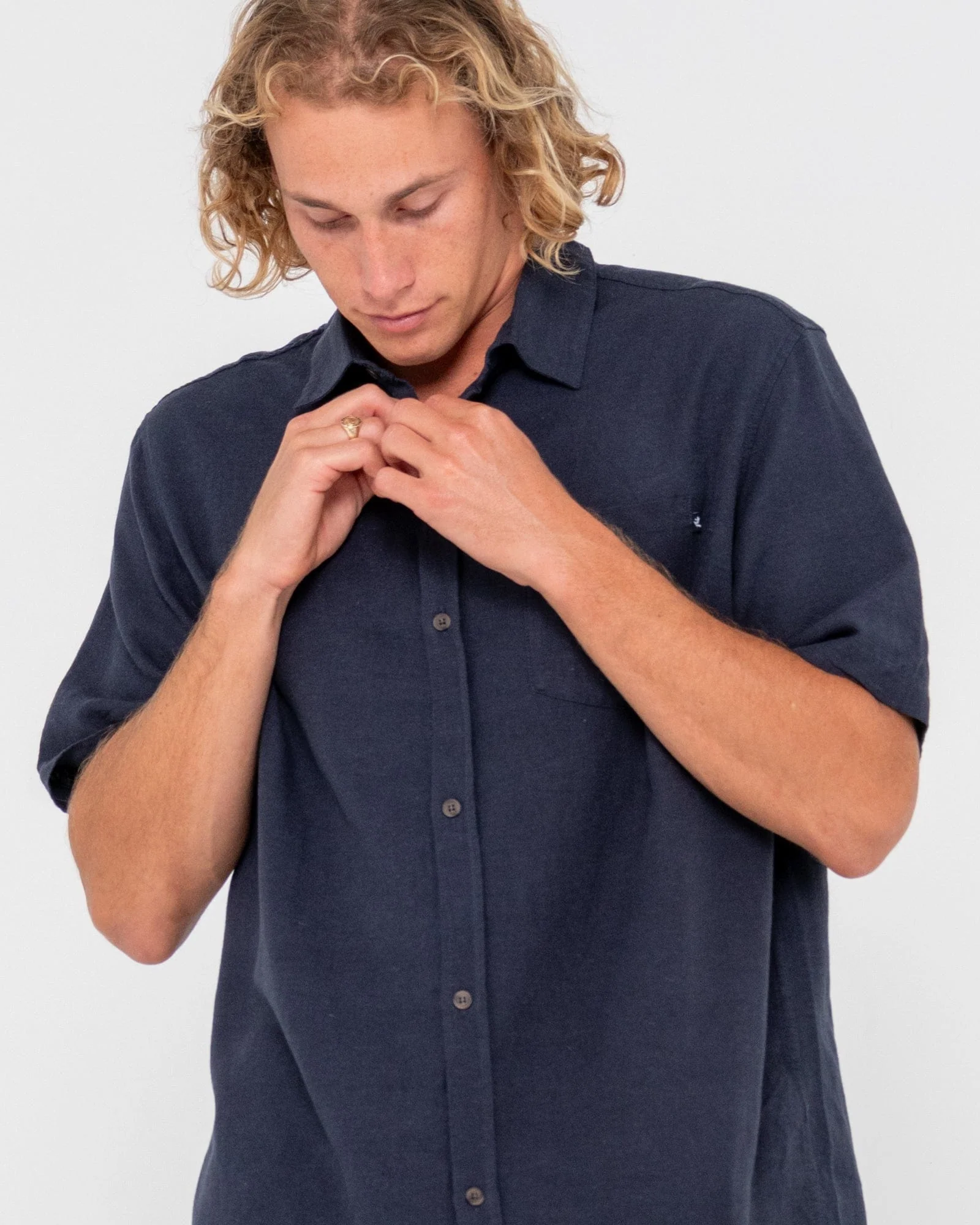 Overtone Short Sleeve Linen Shirt - Image 5