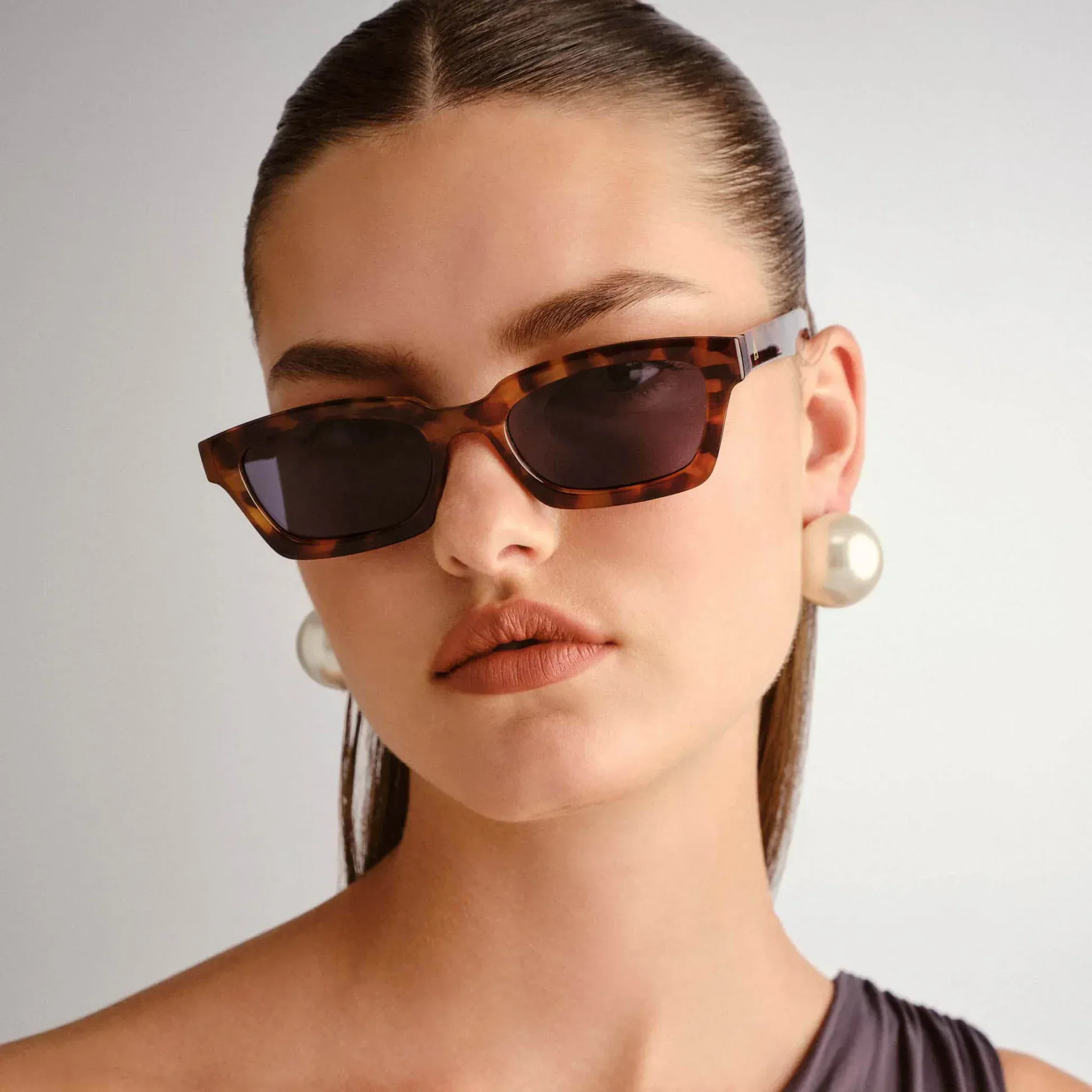 AIRE Sculptor Sunnies - Image 12