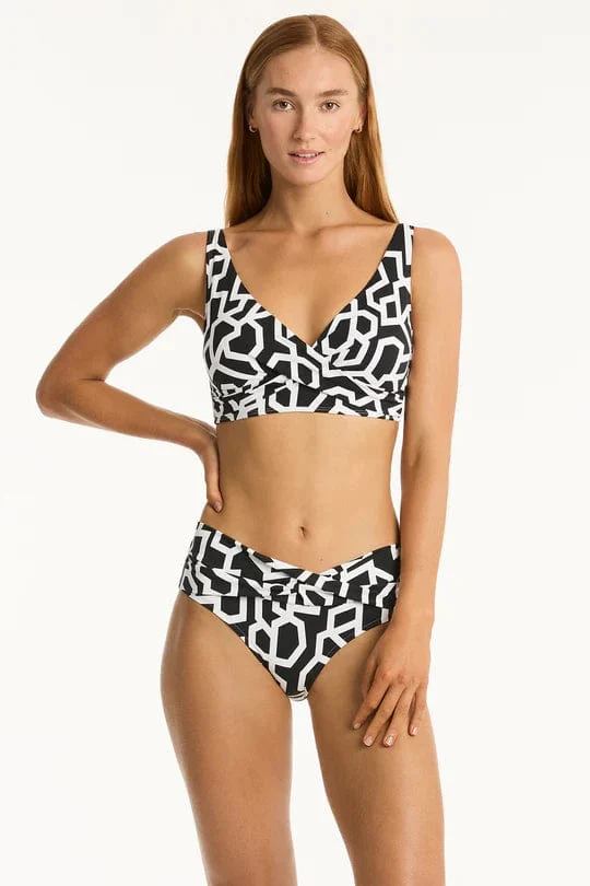 Sea Level Deco Twist Band Mid Pant - Black - Image 4